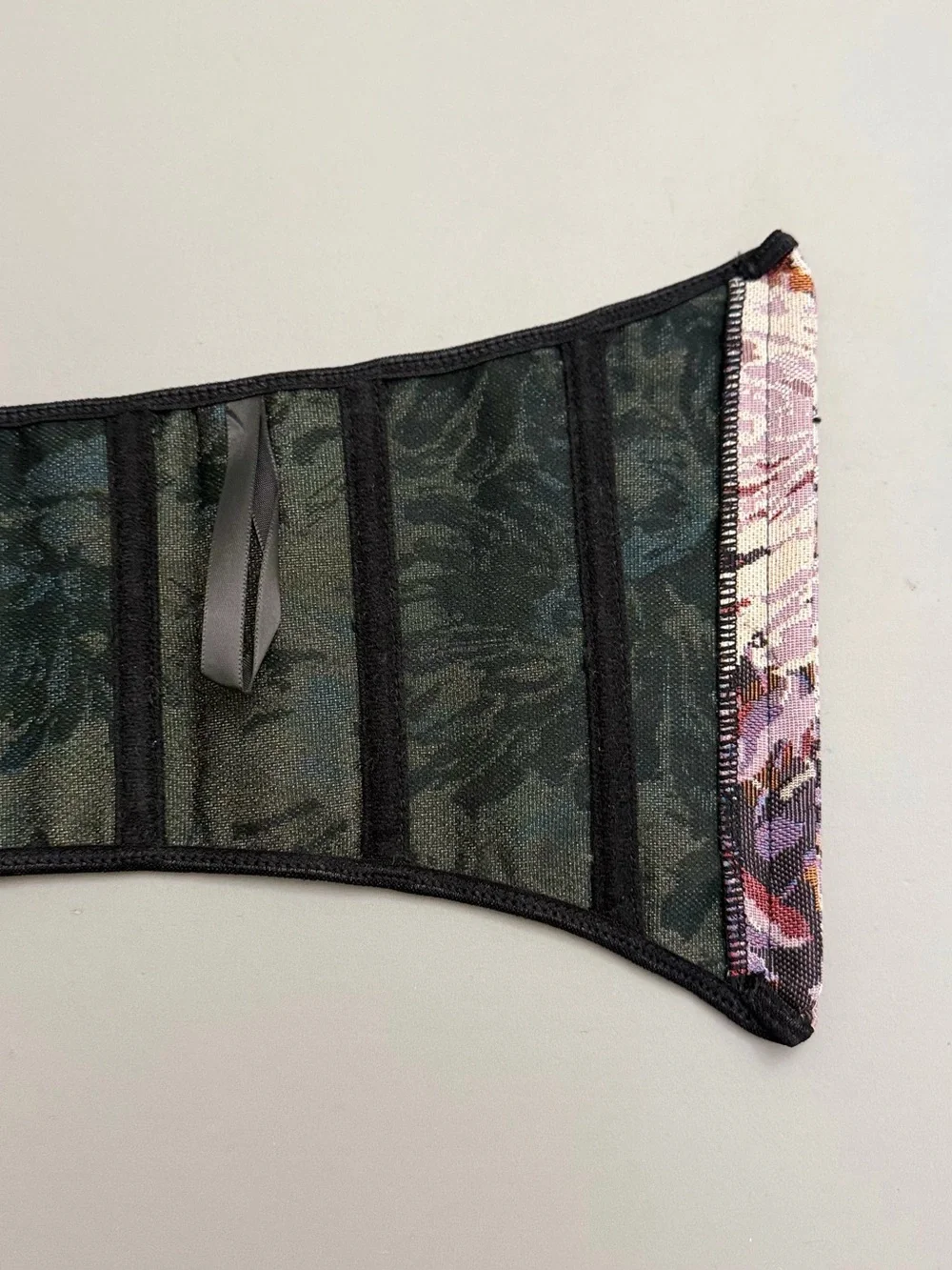 N/A statement floral